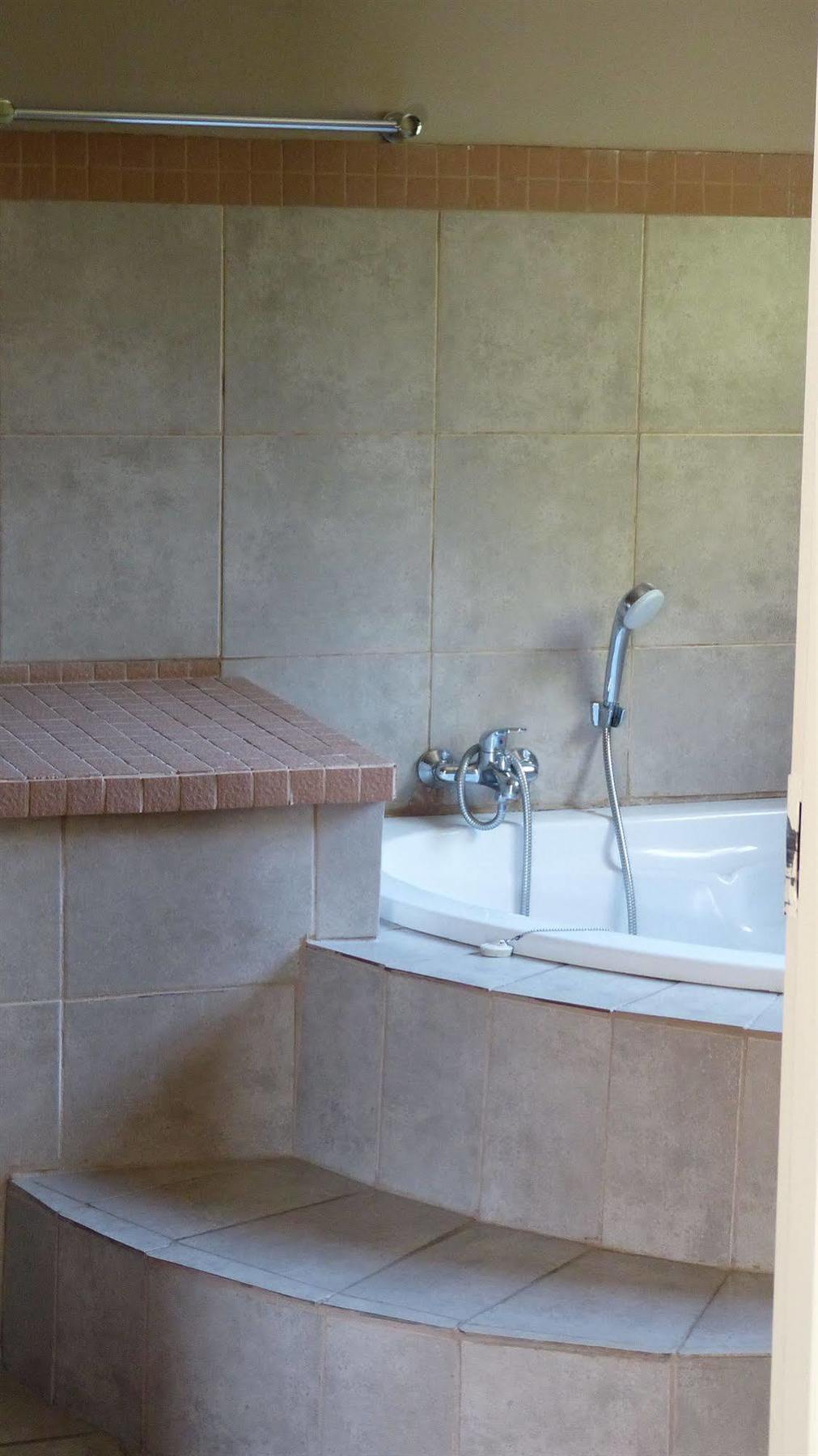 African Sands Guesthouse Load Shedding Free Bloemfontein Exterior photo